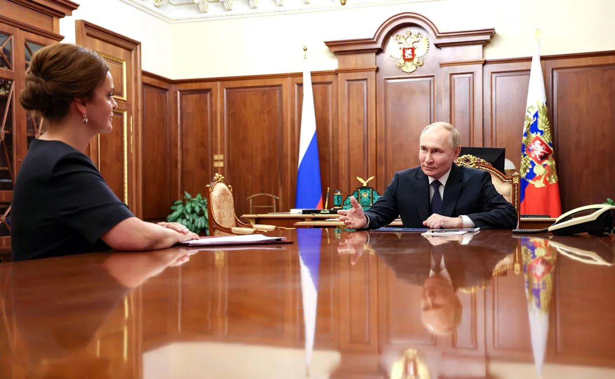 Владимир Путин на встрече с Анной Цивилевой в Кремле, 1 июня 2024 года. Фото: Kremlin