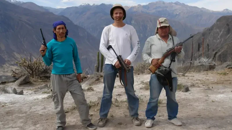 Andrey Veryanov with two Peruvians. Photo: Facebook