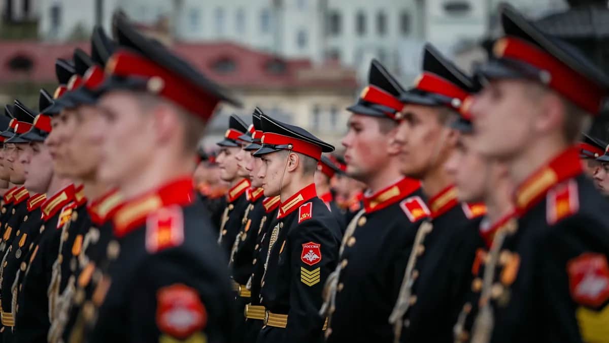 Russian military cadets during an initiation ceremony in Moscow, Russia, 1 September 2021. Photo: EPA / Yuri Kochetkov