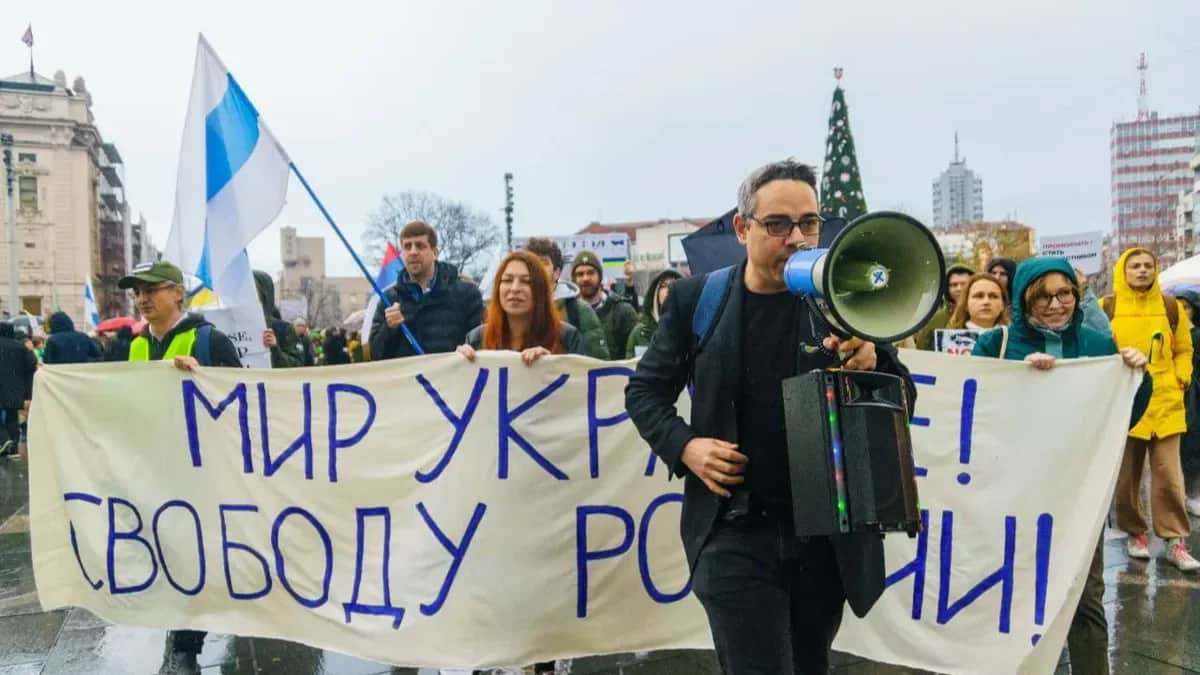 Антивоенный активист, организатор протестов Петр Никитин во время митинга. Фото: Telegram