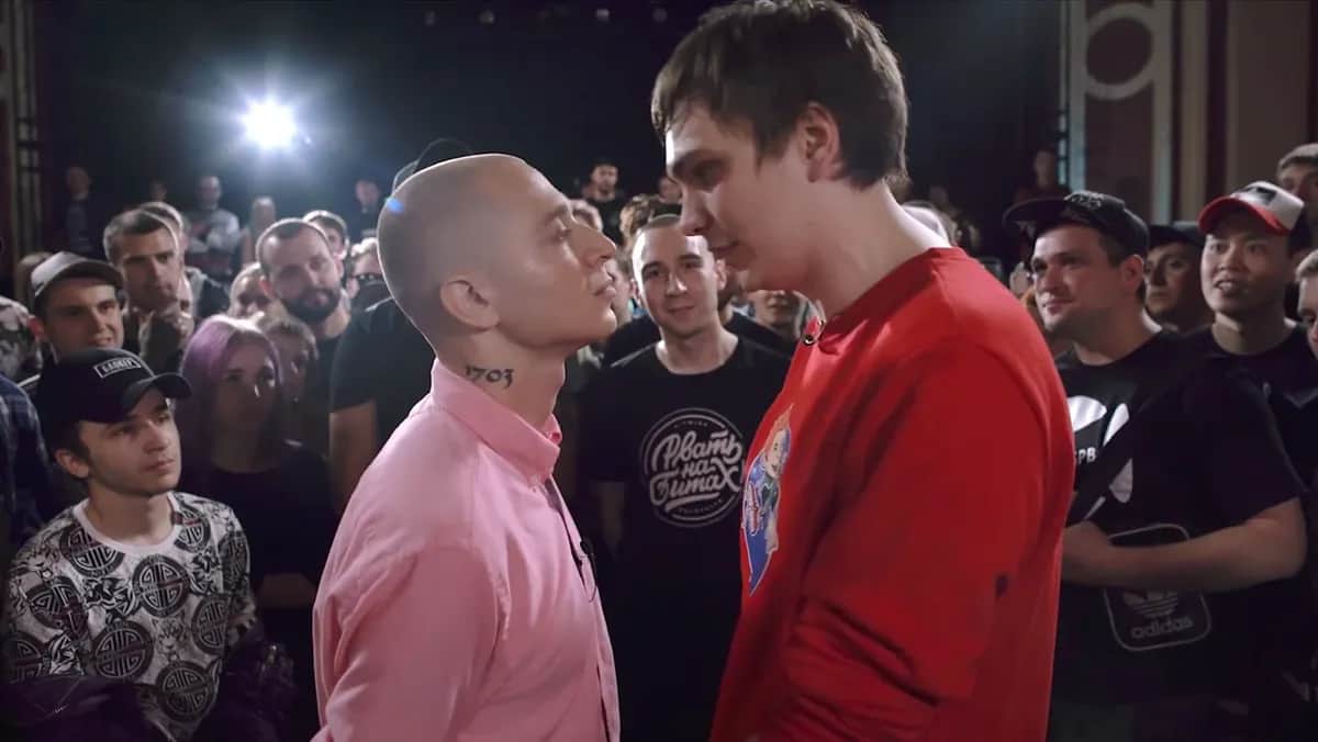 Батл Oxxxymiron против Гнойного, 14 августа 2017 года. Фото: versusbattleru / YouTube