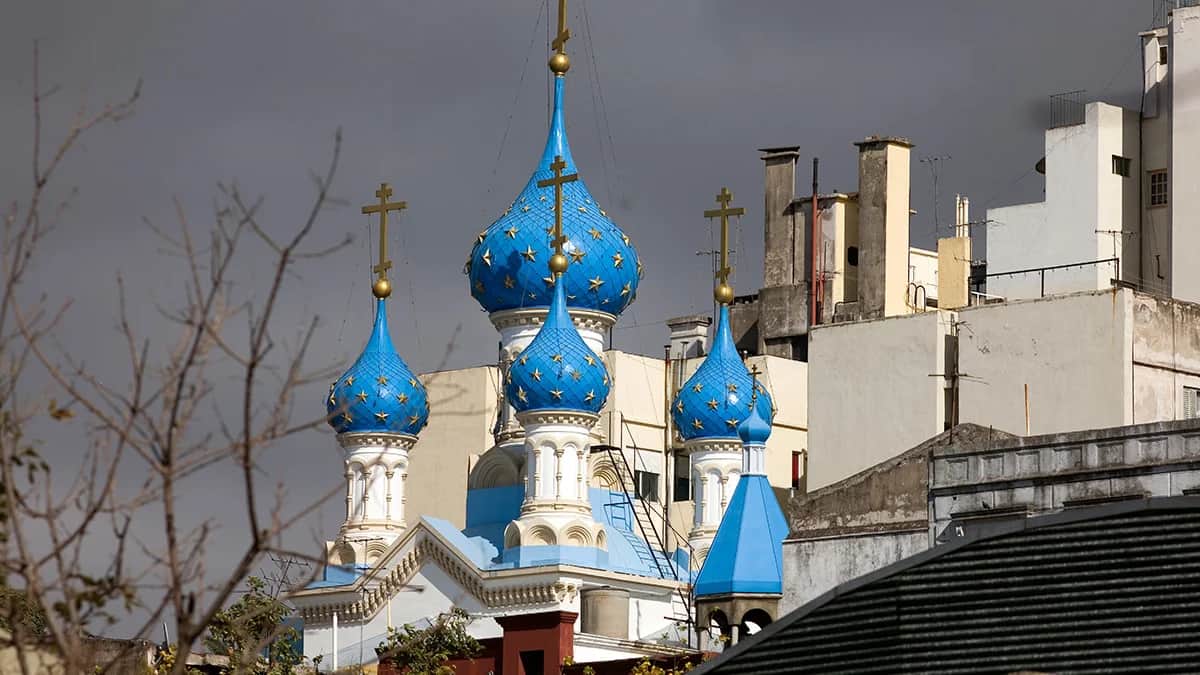 Купола Троицкого собора в Буэнос-Айресе. Фото: Ricardo Ceppi / Getty Images