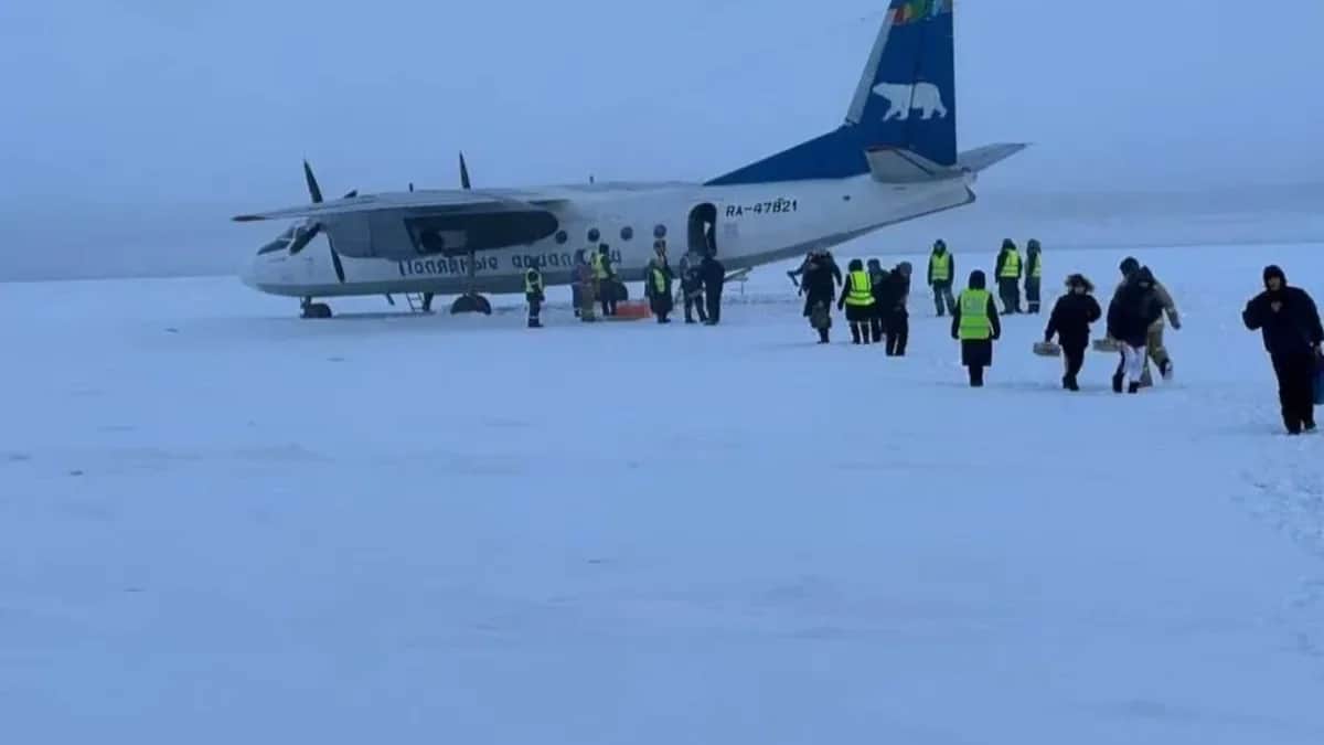 Antonov An-24 after emergency landing on frozen Kolyma River in Yakutia. Photo: social media