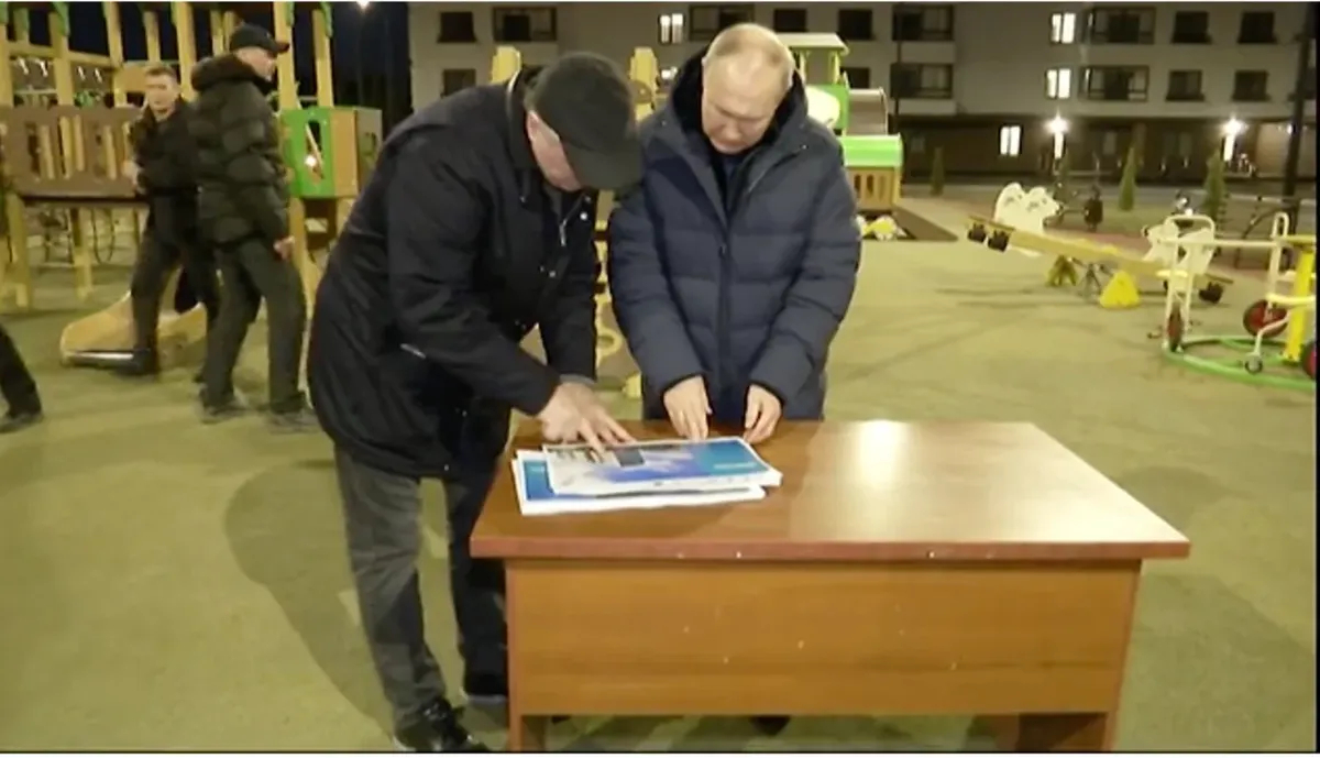 Владимир Путин и Марат Хуснуллин в Мариуполе. Фото: Сайт Президента России