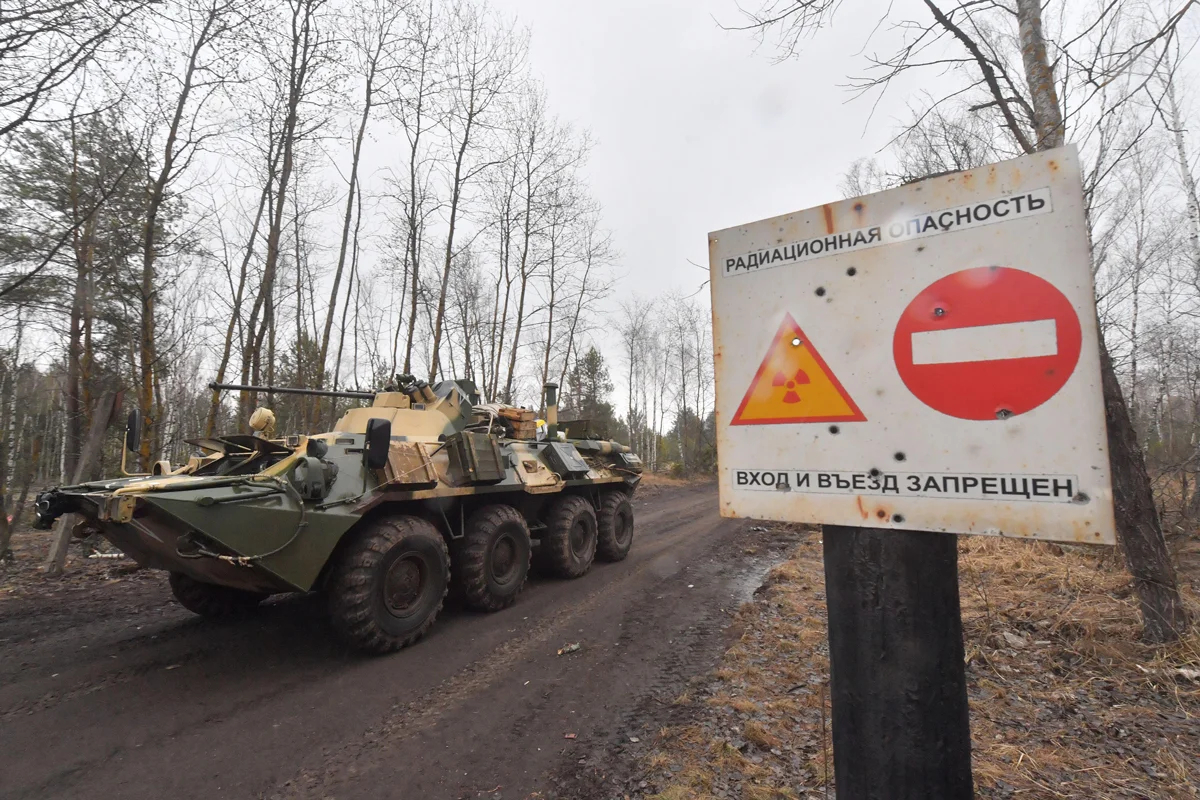 Российские военные в Чернобыльской зоне отчуждения, 24 марта 2022 года. Фото: Picvario Media, LLC / Alamy / Vida Press