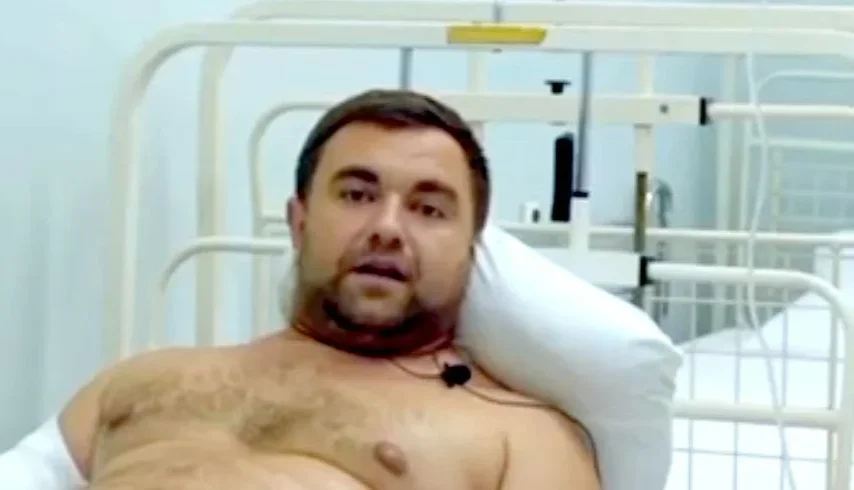 Алексей Ковалев после первого покушения. Скриншот видео