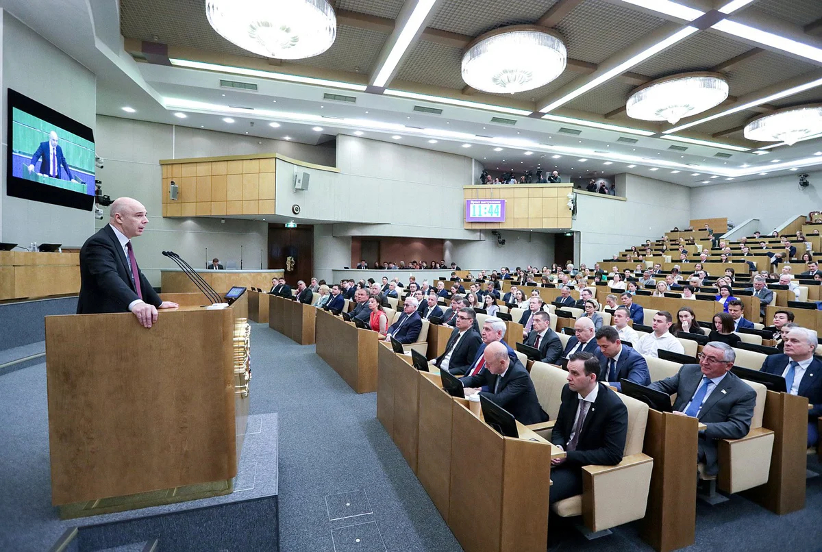 Глава Минфина Антон Силуанов во время парламентских слушаний в Государственной думе, 23 мая 2024 года. Фото: duma.gov.ru