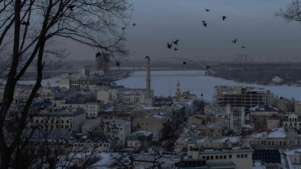 The frozen Dnipro River in Kyiv, 5 January 2026. Photo: Roman Pilipey / AFP / Scanpix / LETA