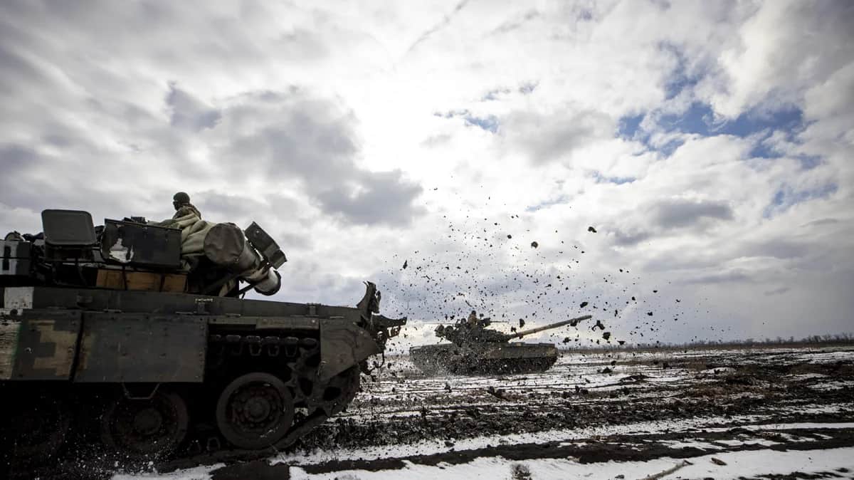 Танки украинской армии на передовой возле Угледара и Марьинки. 15 февраля 2023 года. Фото: Mustafa Ciftci / Anadolu Agency / Getty Images