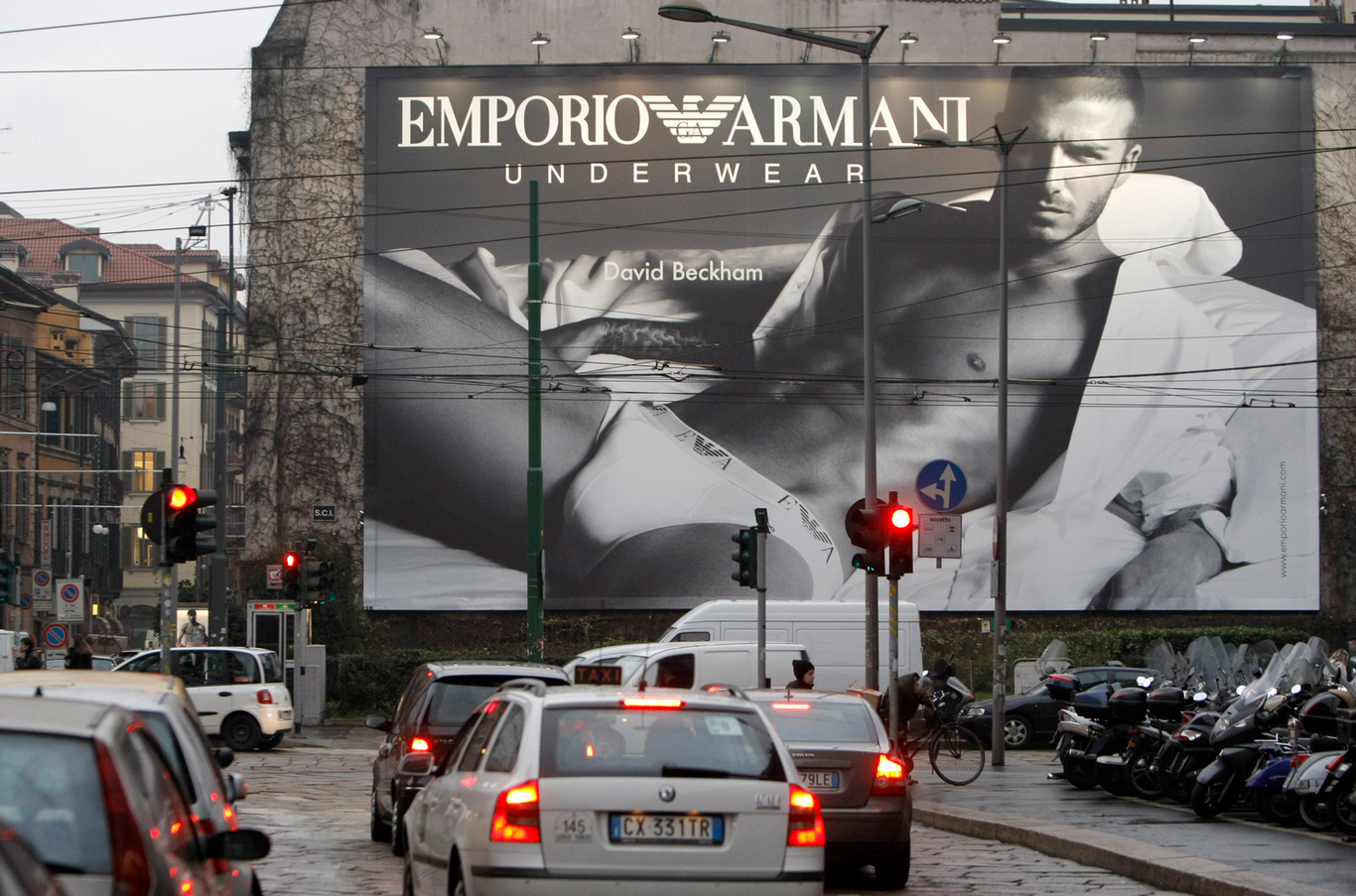 Рекламный баннер нижнего белья Armani с изображением футболиста Дэвида Бекхэма. Милан, Италия. 15 января 2008 года. Фото: Stefano Rellandini / Reuters / Scanpix / LETA