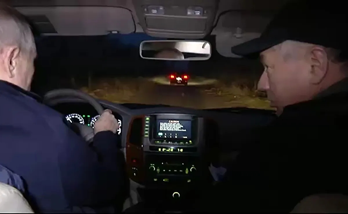 Владимир Путин и Марат Хуснуллин в Мариуполе. Фото: Сайт Президента России