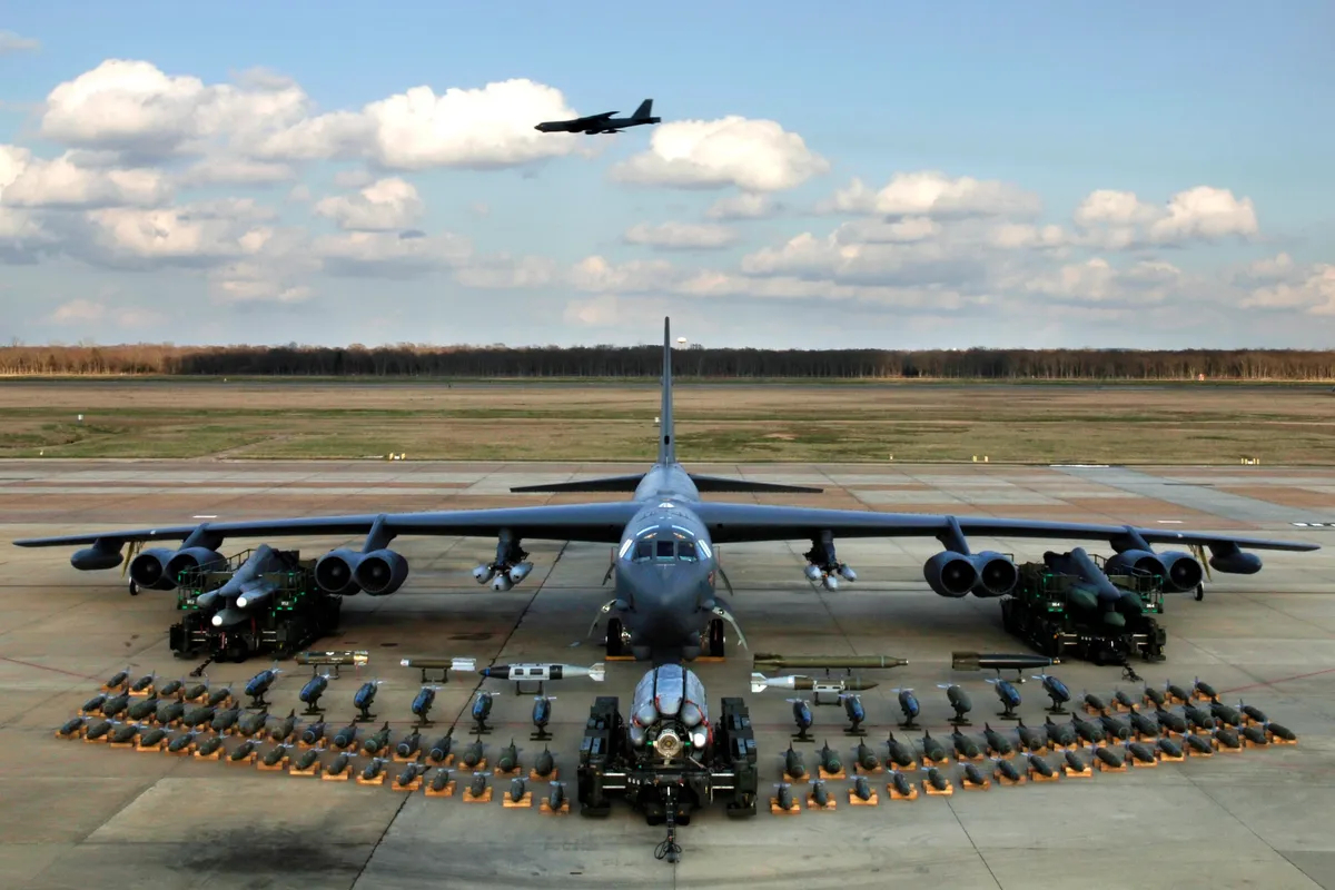 Boeing B-52H с оружием, Barksdale Air Force Base. Фото: Wikimedia Commons