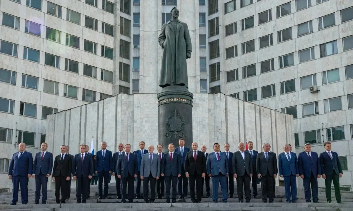 На открытии памятника Дзержинскому у здания СВР в сентябре 2023 года. Фото: соцсети