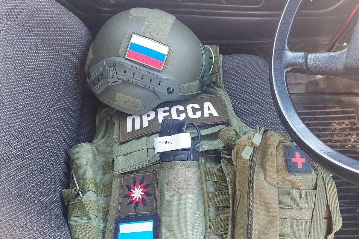 Экипировка Владимирова во время работы на Донбасе в апреле 2023 года, фото: Алексей Владимиров / VK