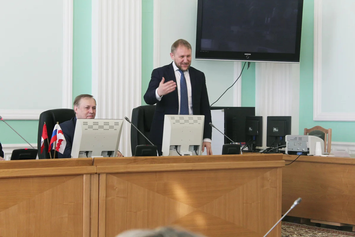 Андрей Ткачук на заседании Омского городского совета, апрель 2018 года. Фото: Омский городской совет