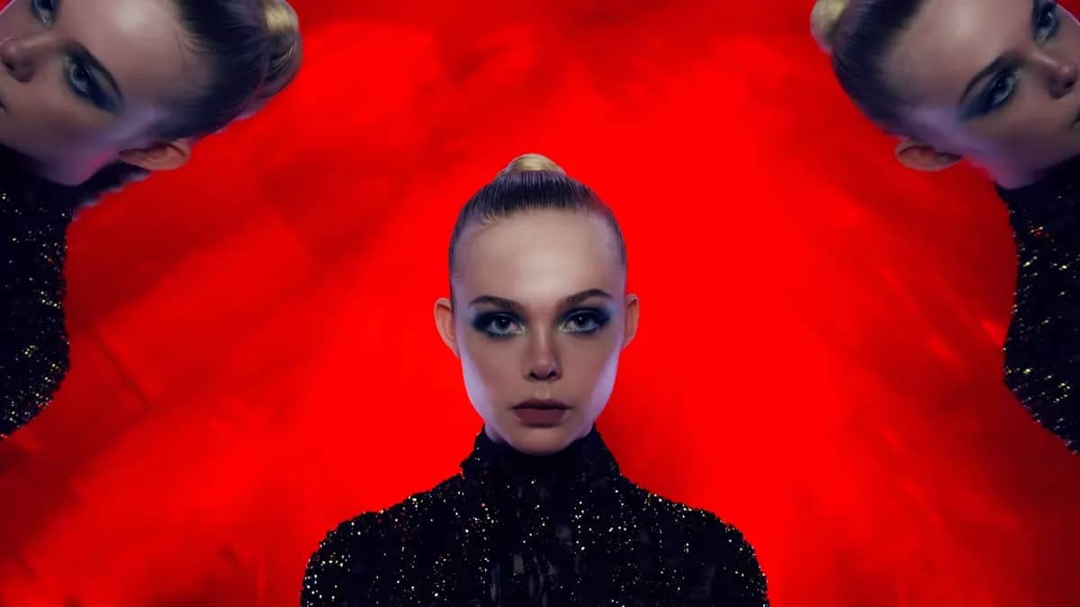 Кадр из фильма «Неоновый демон». Источник: Kinopoisk