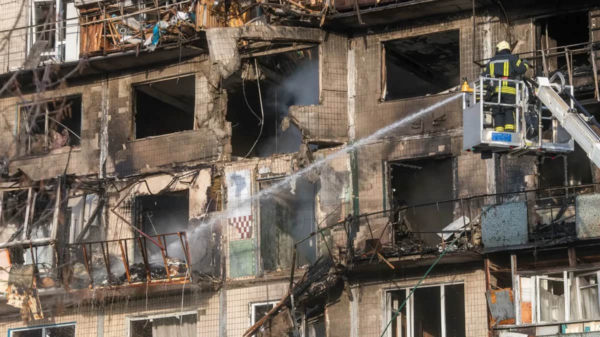 Emergency services work the site of a Russian strike on a nine-storey residential building in Kyiv, Ukraine, 14 November 2025, amid the Russian invasion. At least four people were killed and dozens others injured, including two children, as a result of the overnight combined Russian attacks on Kyiv using more than 400 shock drones and about 20 missiles of different types, according to the Kyiv City Military Administration. EPA/MAXYM MARUSENKO