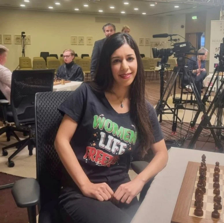 Shohreh Bayat at the Fischer World Chess Championship. Ptoto from Twitter