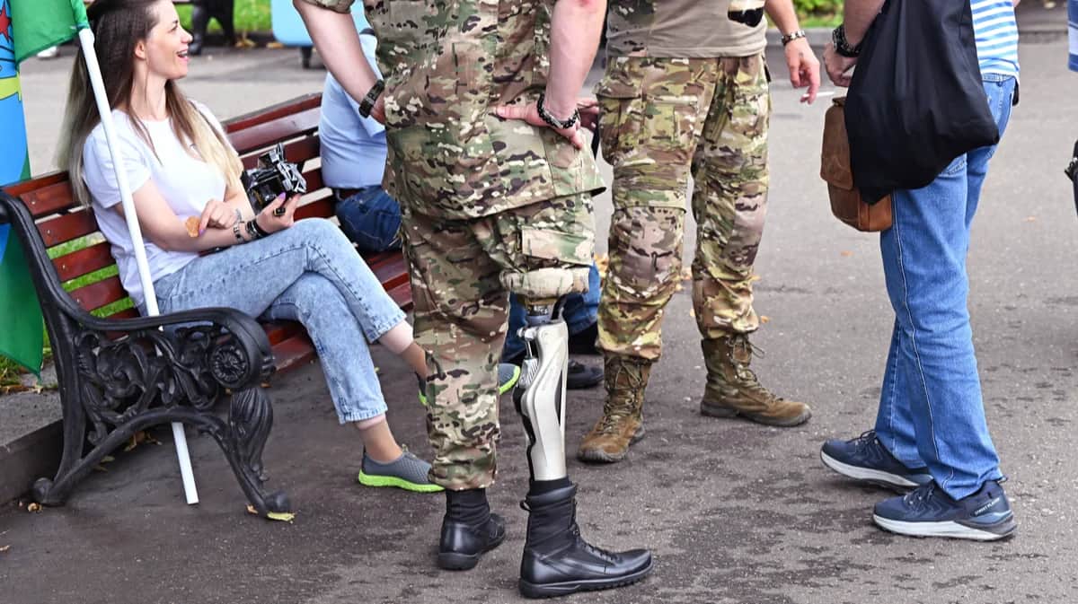 Бывшие военнослужащие во время празднования дня ВДВ в Парке имени Горького, Москва, 2 августа 2025 года. Фото: Дмитрий Духанин / Коммерсантъ / Sipa USA / Vida Press