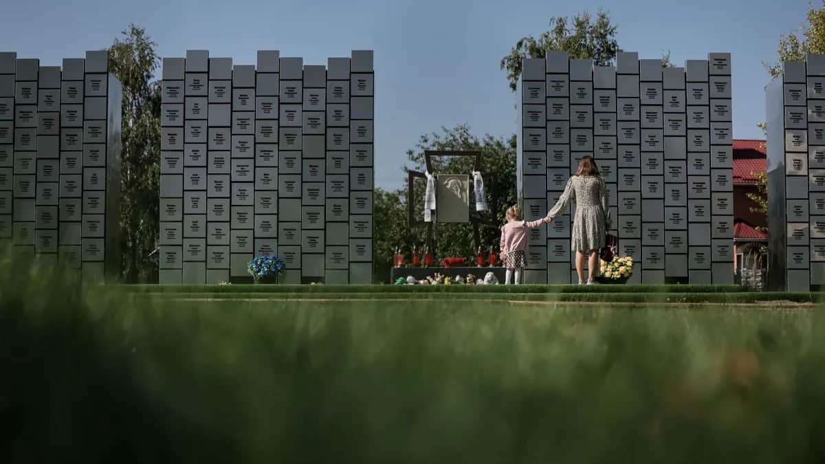 A memorial to the victims of the Bucha massacre, September 2023. Photo: Oleg Petrasiuk / EPA-EFE