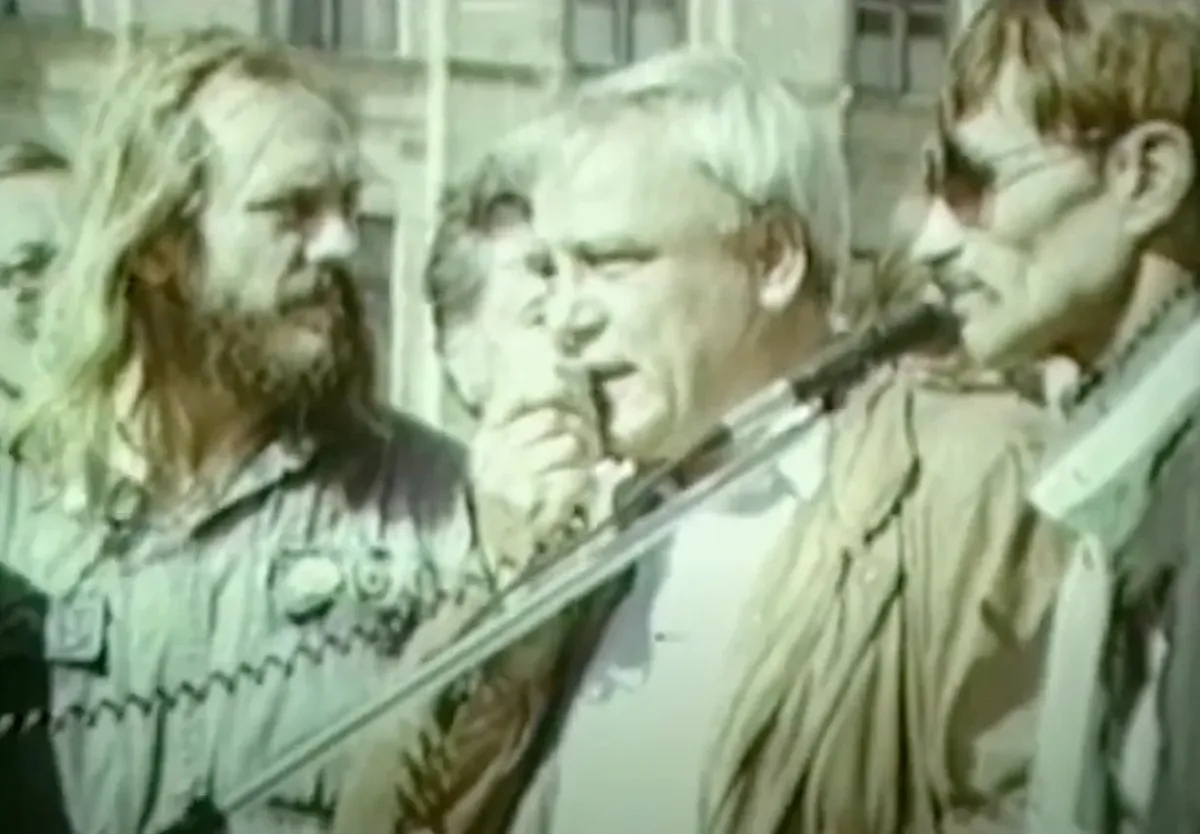 Владимир Буковский на митинге у памятника Маяковскому. Фото: скрин видео