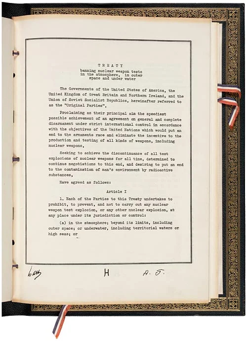 Договор о запрещении ядерных испытаний, 26 июля 1963 г. Фото: National Archives
