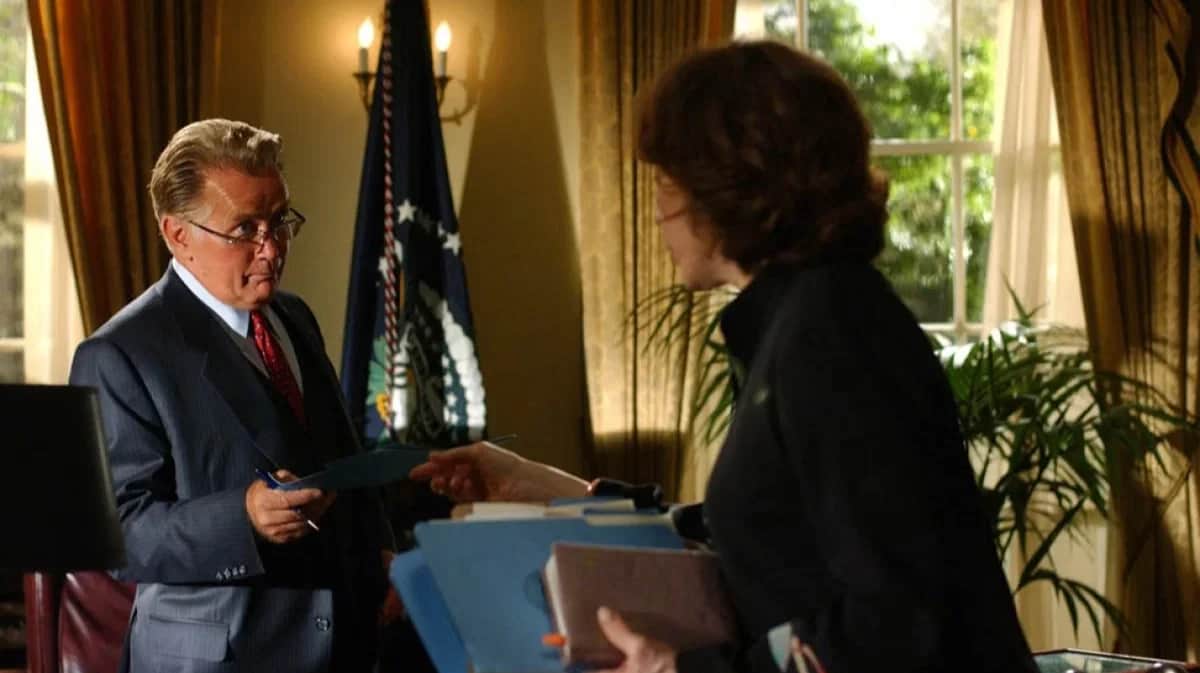 Кадр из сериала «Западное крыло» (The West Wing). Фото: imdb.com
