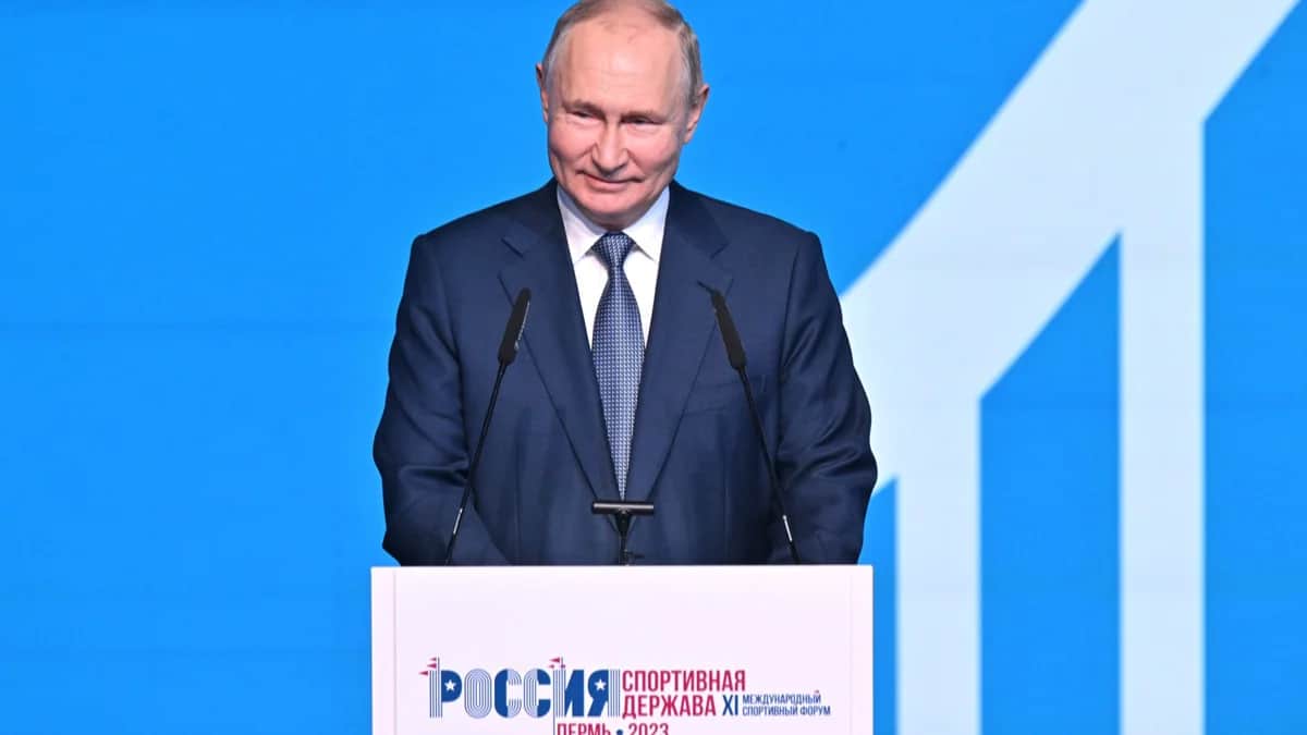 Путин в ходе выступления на пленарном заседании XI Международного спортивного форума «Россия – спортивная держава». Фото: Евгений Биятов / РИА «Новости» / Kremlin.ru