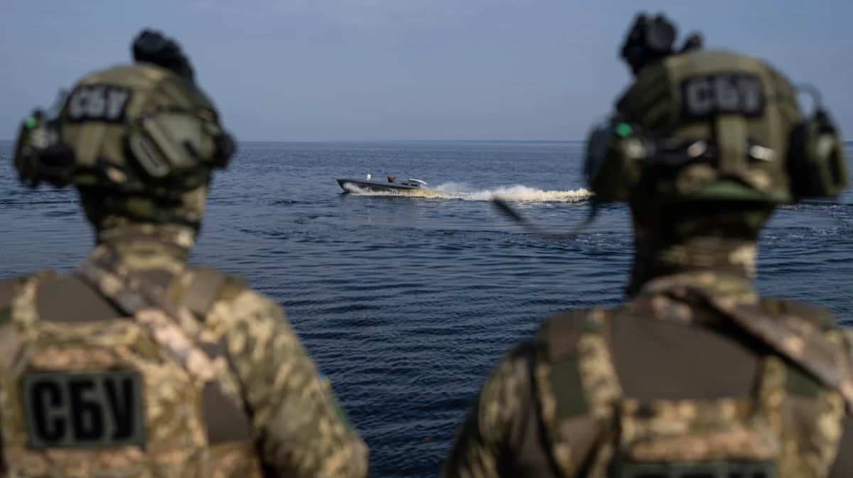 Морской дрон Sea Baby с названием «Авдеевка» во время презентации, организованной Службой безопасности Украины в Киевской области, 5 марта 2024 года. Фото: Evgeniy Maloletka / AP Photo / Scanpix / LETA